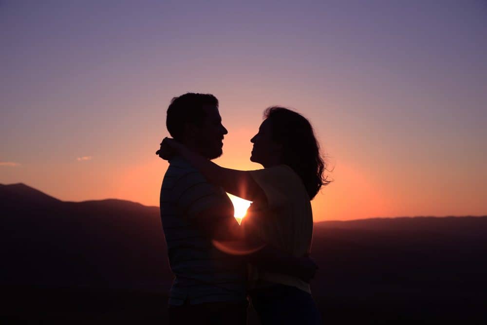 10 Anledningar Till Att Ditt Livs Bästa Förhållande Kommer Att Vara Med En Tjej Som Älskar “För Mycket”