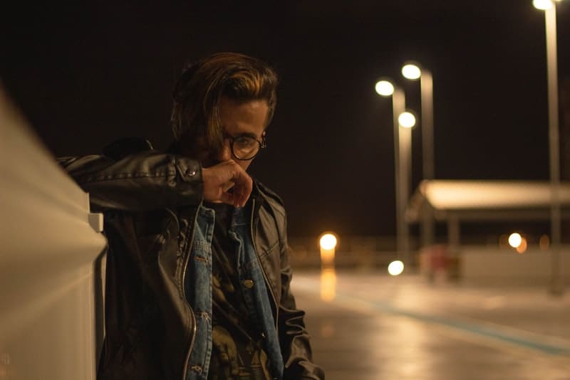 Tips På Hur Man Tar Itu Med Och Kommer Över Hjärtesorg