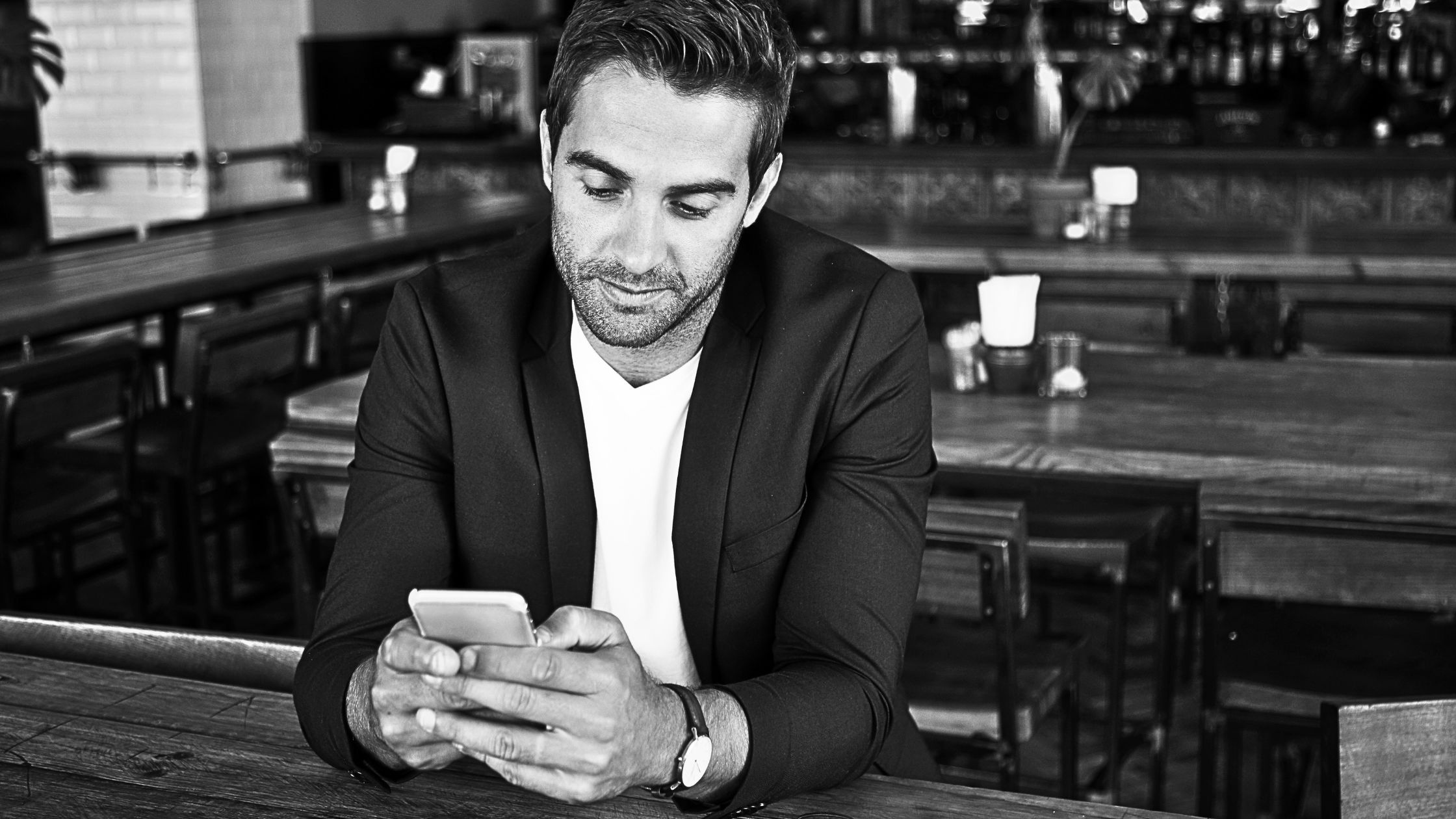 7 Sätze, die nur Narzissten und toxische Menschen auf Dating-Apps schreiben 7 Sätze, die nur Narzissten und toxische Menschen auf Dating-Apps schreiben