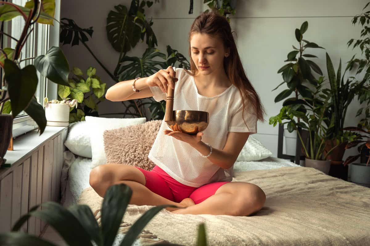 7 skäl till att kvinnor med åren hellre stannar hemma än går ut