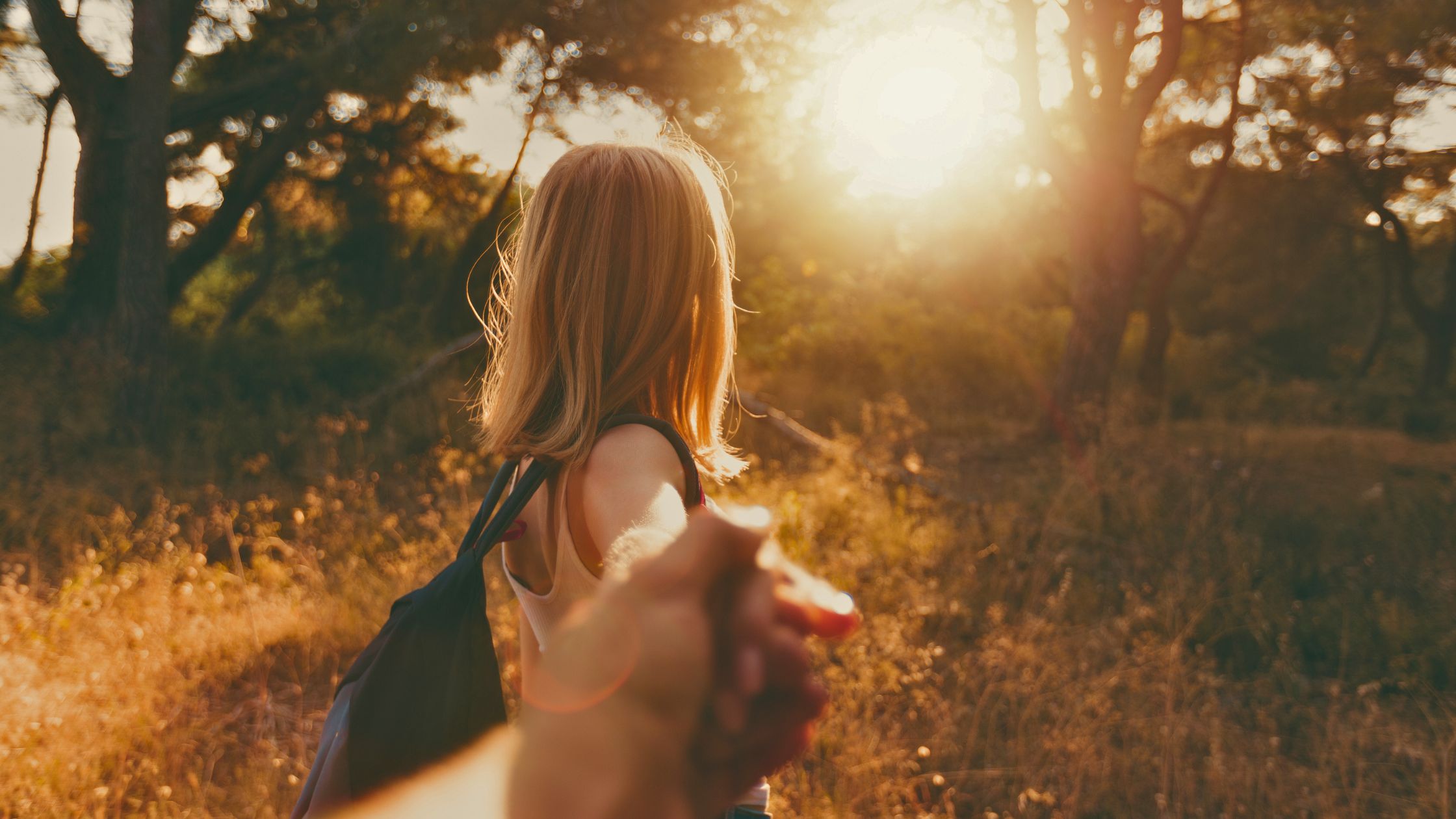 Wenn eine Frau so geht, wird ein Mann sie nie vergessen – Die Psychologie dahinter Wenn eine Frau so geht, wird ein Mann sie nie vergessen – Die Psychologie dahinter