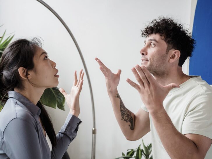 Kvinnor är trötta på att behöva uppfostra män känslomässigt i relationer
