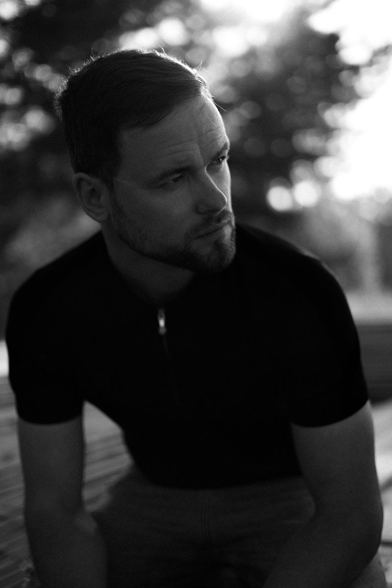 Man in black shirt looking away outdoors photo &ndash; Free Portrait Image on  Unsplash