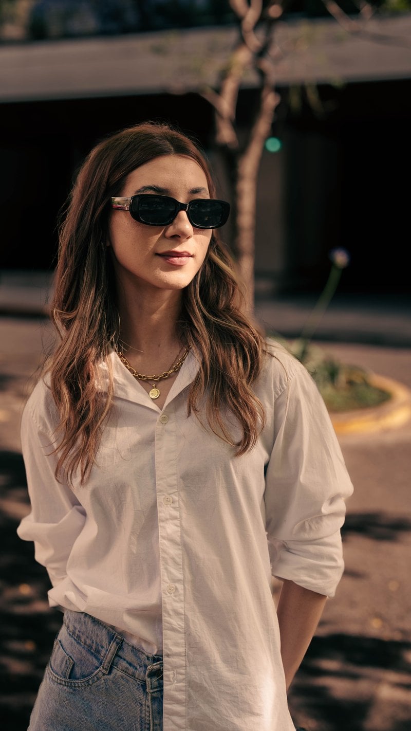 Stylish Woman in Sunglasses on a Sunny Day &middot; Free Stock Photo