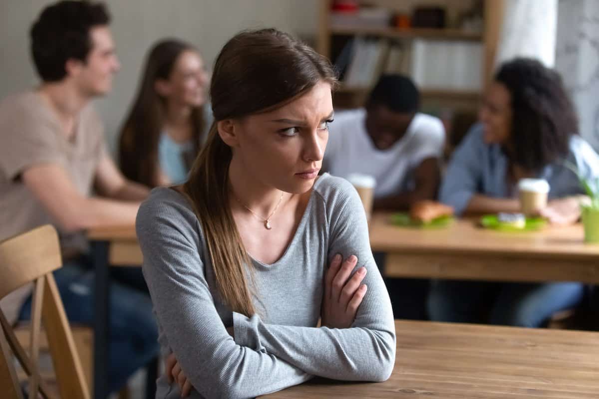 13 psykologiska skäl till att vissa människor trycker ner andra