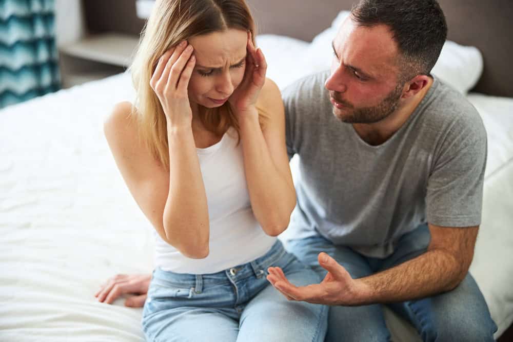 6 leise Hinweise darauf, dass ein Mann nur so tut, als w&uuml;rde er dich lieben