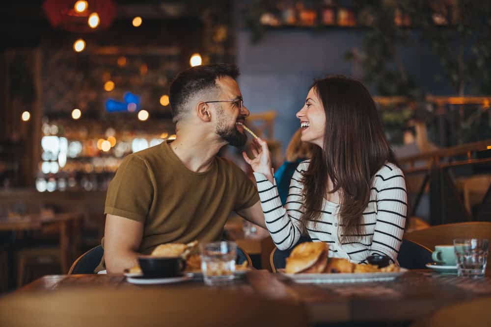 6 saker emotionellt starka kvinnor gör för att få relationer att blomstra