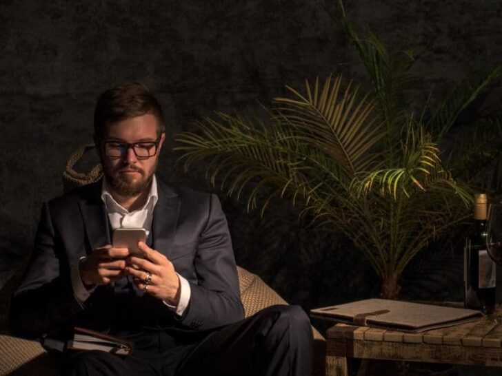 Varför svarar han inte på sms? 2 ärliga anledningar