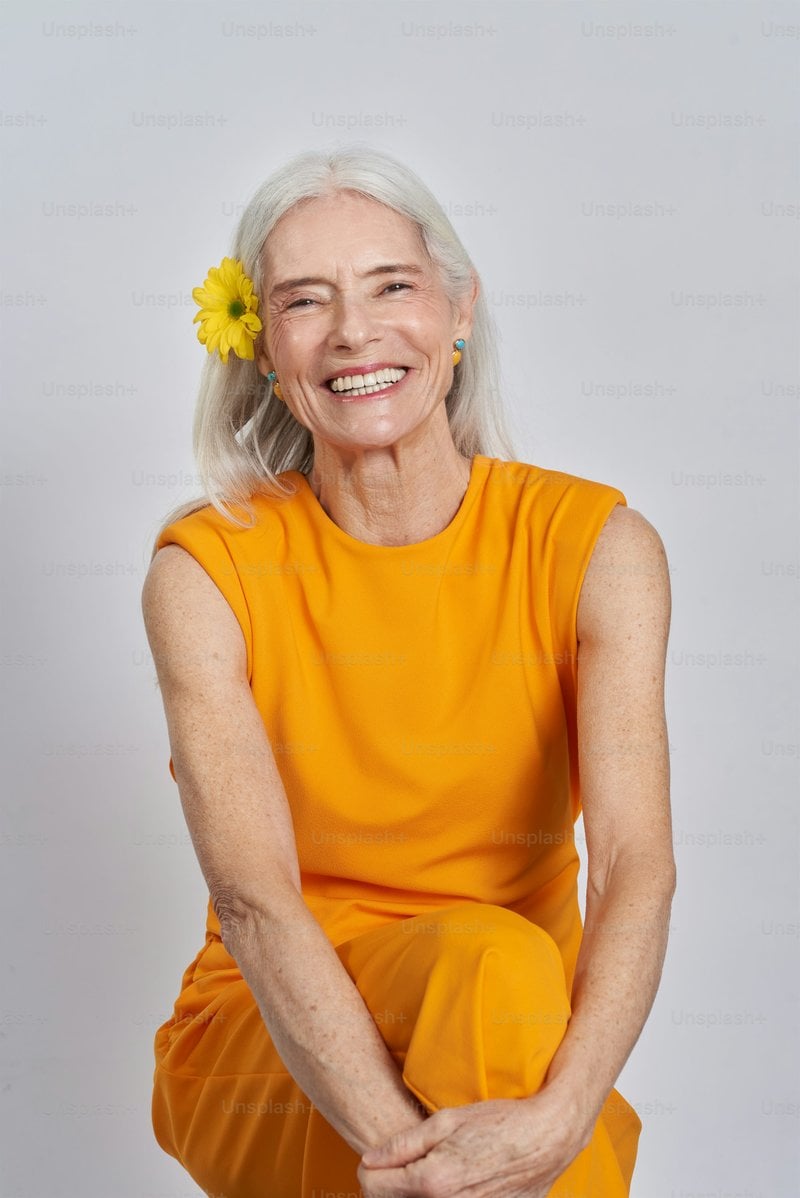 Happy Middle Aged Woman Pictures | Download Free Images on Unsplash