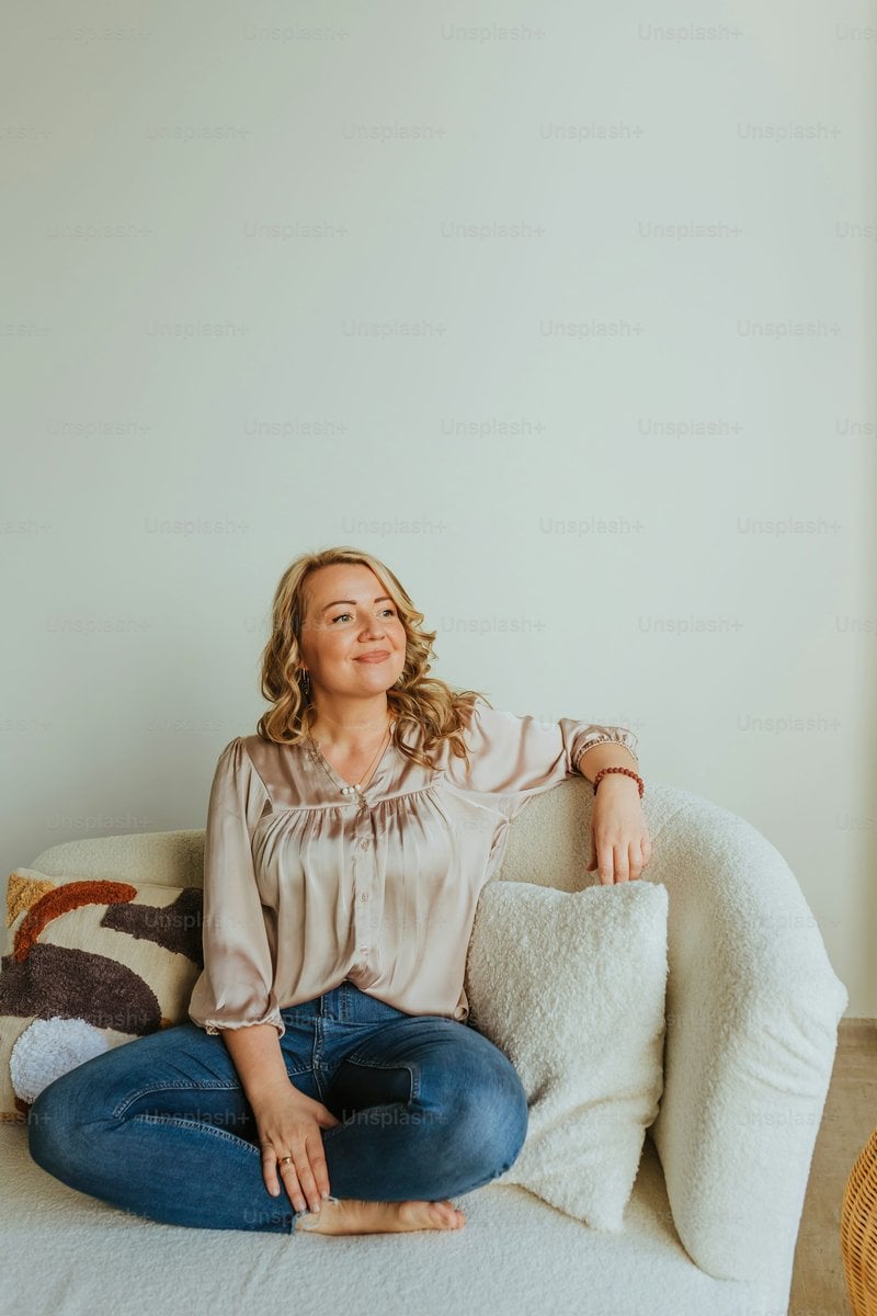 Happy Middle Aged Woman Pictures | Download Free Images on Unsplash