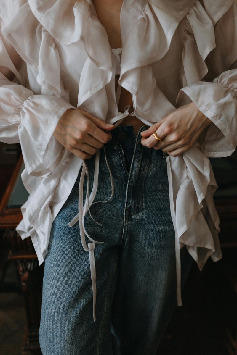 High-Waisted Jeans