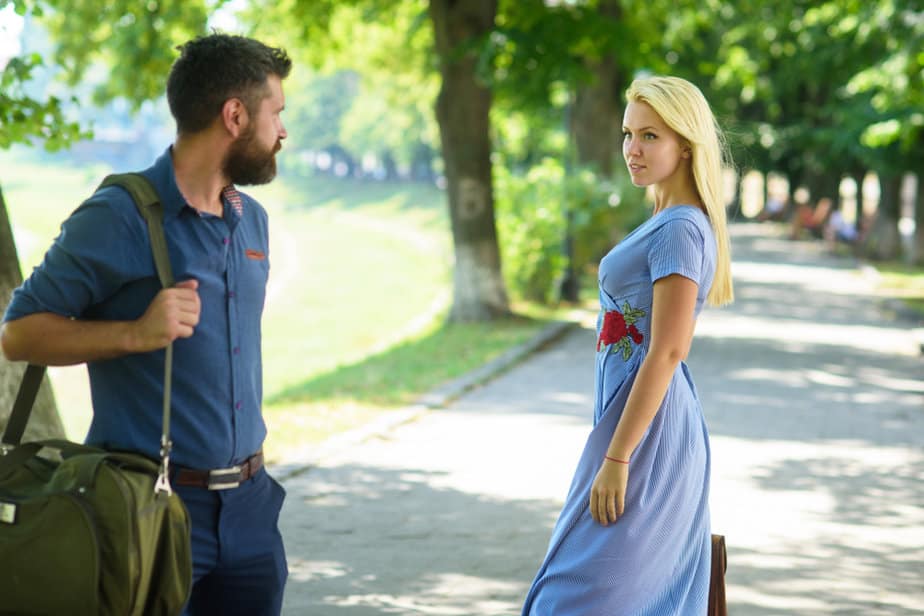Ist er in mich verliebt? Verliebte M&auml;nner verhalten sich komisch