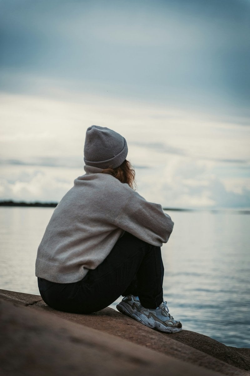 Woman Alone Pictures | Download Free Images on Unsplash