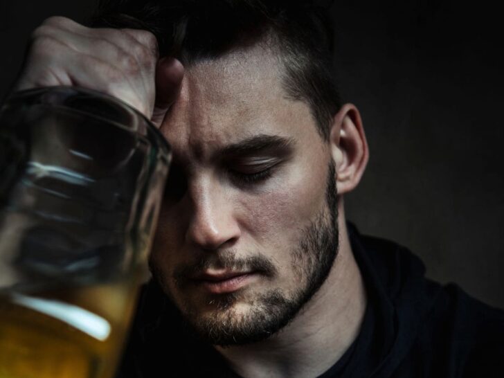 9 saker som händer när en narcissist dricker alkohol