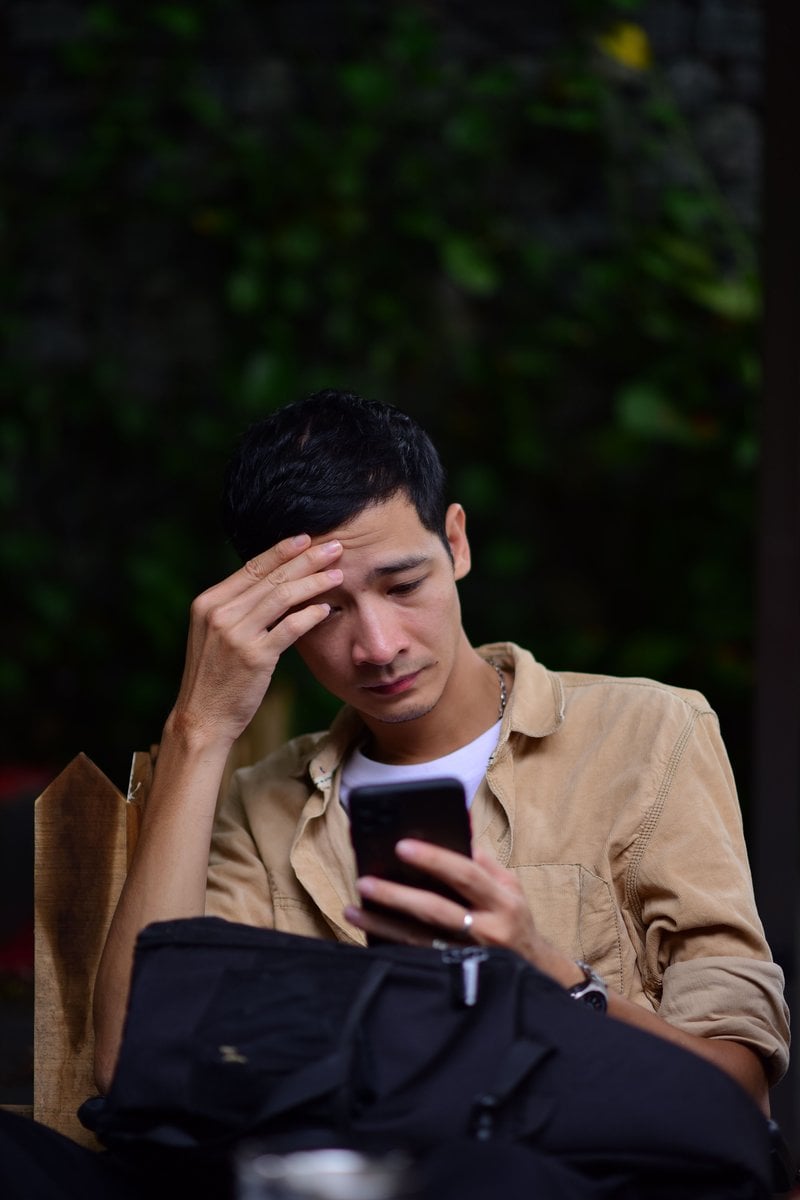 Phone Anxiety Photos, Download The BEST Free Phone Anxiety Stock Photos &  HD Images